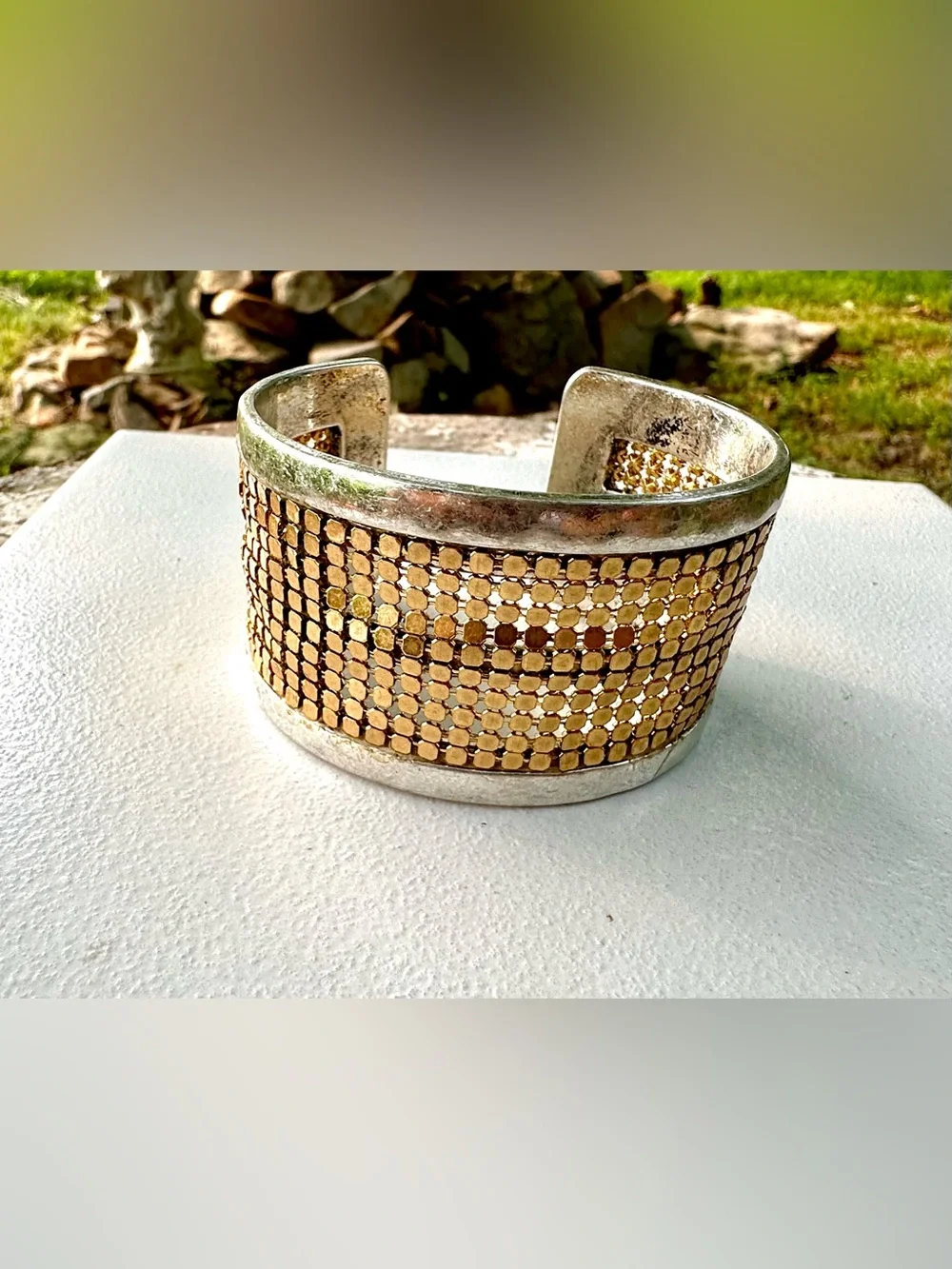 N/A shimmering gold